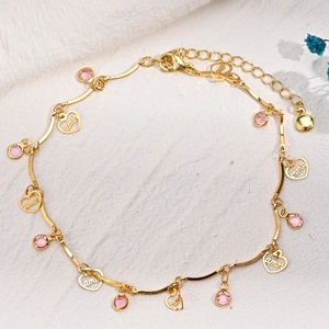 Messing 14K Vergoldetes Fußkettchen Rosa AAA Zirkonia Herz Amor Buchstabe Anhänger Mode Sommer Strand Fuß Schmuck Für Damen