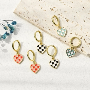 Vintage Brass Heart Checkerboard Hoop Earrings For Women Fashion Individual Geometric Drip Oil Enamel 14k Gold Plated Jewelry