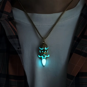 Collier Pendentif Masque de Singe Mythique Lumineux Vintage Alliage de Zinc Gothique Bijoux de Nuit pour Homme Femme Décor