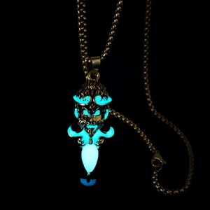 Collier lumineux Black Myth Wukong avec pendentif en alliage de zinc pour homme