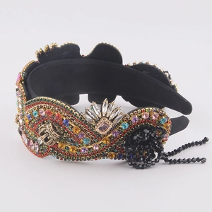 Cerchietto barocco di lusso con strass colorati e corone dorate su velluto nero