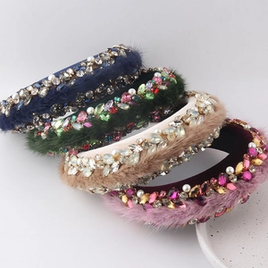 Serre-tête Rembourré Baroque de Luxe avec Fausse Fourrure Strass Künstliche Perle de Culture Velours Large Bandeau Femme Bijoux
