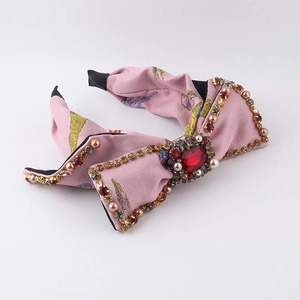 Cerchietto barocco rosa vintage con strass di lusso e decorazioni di perle