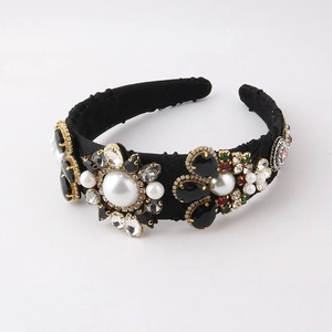 Serre-tête baroque orné de perles blanches et cristaux brillants sur velours noir