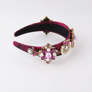 Barocker Haarreif aus burgunderfarbenem Satin mit rosa Perlen und lila Strasssteinen