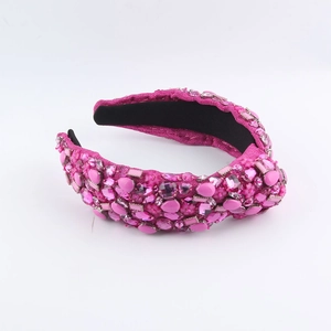 Serre-tête baroque rose avec des cristaux étincelants et des strass