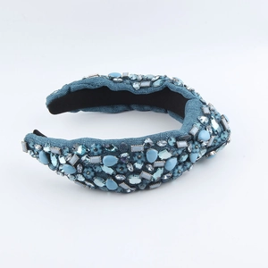 Serre-tête baroque en denim noué avec strass et cristaux bleus en vue de côté