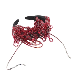 Serre-tête couronne luxueux en velours bordeaux avec broderie cristal et franges métal