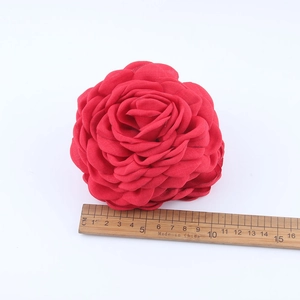 Pinza per capelli a rosa rossa in tessuto da 10 cm, design floreale 3D minimalista