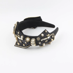 Luxury rhinestone bow headband with pearls and velvet fabric in vintage palace style