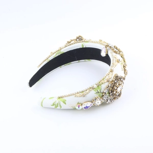 Details von Luxus Barock Schwamm Stirnband mit weißen Perlen und glitzernden Strasssteinen