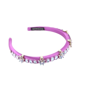 Serre-tête baroque en satin violet avec cristaux colorés et fleurs faites à la main