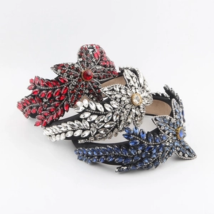 Serre-tête Large Baroque de Luxe Incrusté de Strass Motif Floral et Feuille Accessoires de Cheveux Vintage pour Femmes Bijoux de Fête de Mariage