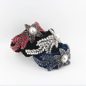 Vintage Luxurious Velvet Padded Headband With Rhinestone Flower Leaf Pattern Imitation Artificial Pearl For Women Party Banquet Wedding