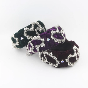 Luxury Velvet Braided Headband With Rhinestone Heart Tassels Vintage Wide Brim Hair Accessory For Party Women Hairband