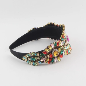 Cerchietto barocco largo con strass colorati e base in velluto nero di lusso