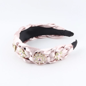 Cerchietto intrecciato in velluto rosa con lussuosi ornamenti in cristallo da donna