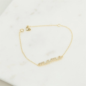 Bracciale placcato oro 14k con ciondolo mama e intarsi in zircone scintillante