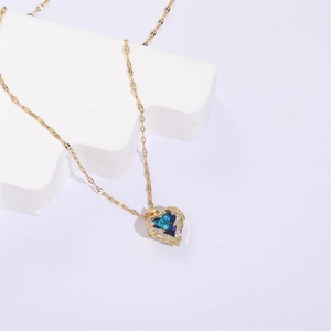 Collana choker Cuore dell'Oceano con zircone blu a cuore e catena dorata elegante