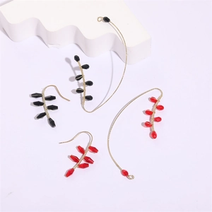 Boucles d'oreilles pendantes en perles rouges et noires avec crochets plaqués or 14K