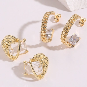 Boucles d'Oreilles Clous en Cuivre Plaqué Or 14K Vintage Forme de C Zirconia Carré pour Femmes Tige en Argent Sterling 925 Bijoux