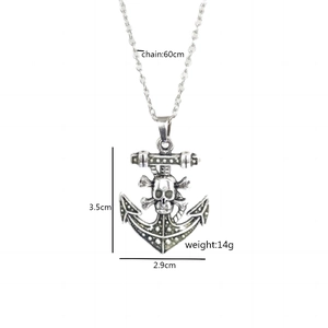 Collier ancre viking lumineuse avec pendentif tête de mort et chaîne croisée argentée