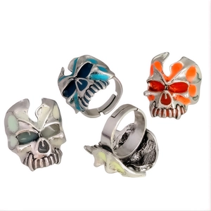 Punk-Leuchtschädel-Ringe Set mit verstellbarem Glow-in-the-Dark-Emaille-Design für Herren