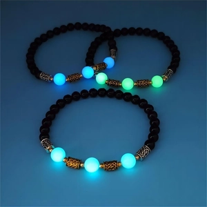 Bracelet de Perles Lumineuses Nœud Celtique Rétro pour Femmes Hommes Alliage Agate Brillant dans le Noir Bracelet Élastique Bijoux Cadeau