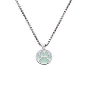 Collar con colgante de huella luminosa con cadena box plateada y dije verde claro