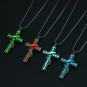 Collar hip hop de cruz serpiente luminosa en cuatro colores para hombres y fans