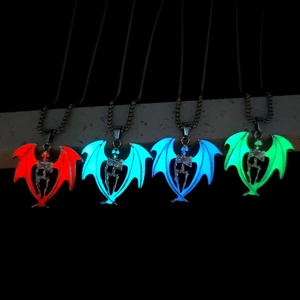 Vintage luminous skeleton pendant necklace with cool wings for men, gothic style glow