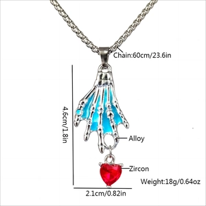 Collar de mano de esqueleto gótico con circón rojo de corazón y cadena de 60 cm