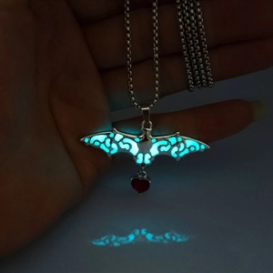Gothic Halloween Luminous Bat Pendant Necklace With Red Heart Glass Zirconia Hollow Alloy Chain Jewelry For Women Party