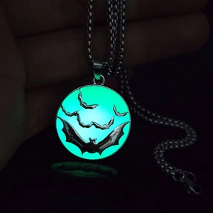 Collier de chauve-souris phosphorescent avec pendentif lumineux vert et chaîne