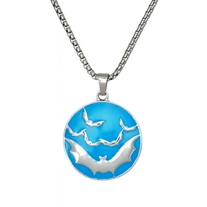 Collier chauve-souris gothique d'Halloween avec pendentif bleu lumineux pour soirée