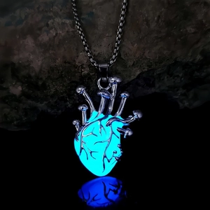 Collana con Pendente a Forma di Cuore Anatomico e Fungo Luminoso Gotico Lega di Zinco Brilla al Buio Punk Hip Hop Halloween Gioielli