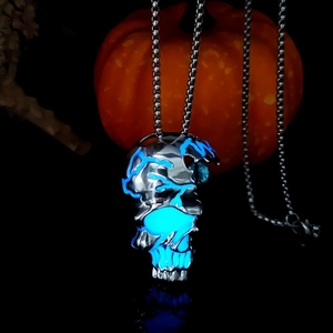 Gothic Punk Halloween Luminous Skull Head Pendant Necklace Stainless Steel Box Chain Glow In The Dark Skull Halloween Jewelry Gift For Men Women