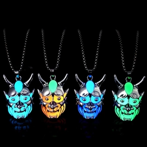 Collana con Ciondolo Maschera Hannya per Uomo Catena in Acciaio al Titanio Luminosa al Buio Hiphop Punk Gotico Maschera da Fantasma Gioielli Halloween
