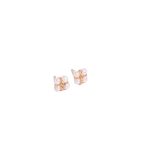 Elegant four-leaf clover stud earrings with 5mm freshwater pearls in rose gold finish