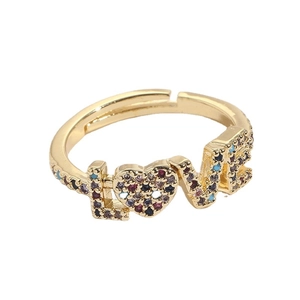 Bague LOVE ajustable plaquée or 14 carats avec cœur et oxydes de zirconium colorés
