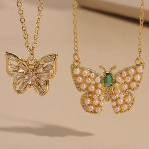 Collana a farfalla in oro 14K con ciondoli in zircone e perle per donna