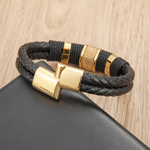 Bracciale da uomo a doppio strato in pelle nera intrecciata con chiusura magnetica dorata