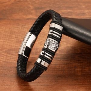 Geflochtenes Herrenarmband aus schwarzem Leder mit Edelstahl-Magnetverschluss und Geometrie