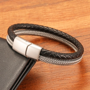 Bracciale da uomo a doppio strato in pelle intrecciata e corda d'acciaio con chiusura magnetica