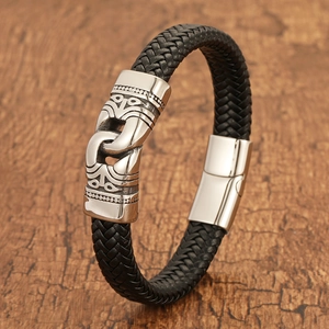 Bracelet Homme Vintage en Acier Titane et Cuir Tissé Motif Totem Tribal Style Punk Jonc Fait Main Bijoux de Mode Quotidienne