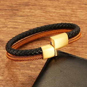 Pulsera de hombre en cuero de doble capa con cuerda naranja y cierre de metal dorado