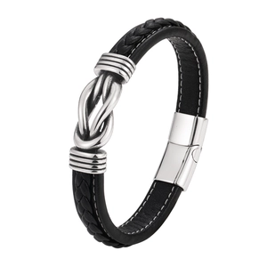 Herenarmband van gevlochten zwart leer met zilveren metalen knoop en magneetsluiting