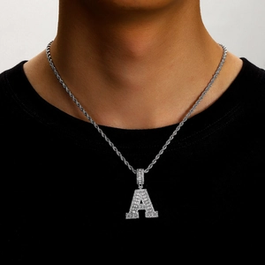 Collier Pendentif Alphabet Hip Hop Iced Out pour Hommes Femmes Cuivre Strass Lettre Initiale Chaîne de Corde Bijoux de Mode