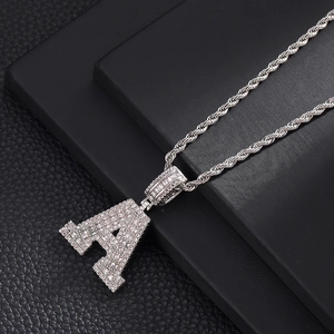 Collier hip-hop argenté avec pendentif lettre A serti de zircons cubiques sur chaîne corde