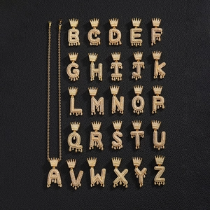 Collier Pendentif Initiale Hip Hop Cuivre Plaqué Or Zircon Cubique Couronne Lettre Drip Bijoux Pour Hommes Femmes